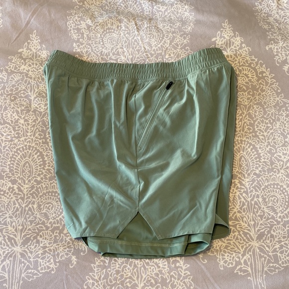 Gilly Hicks Mens Shorts - Picture 3 of 4